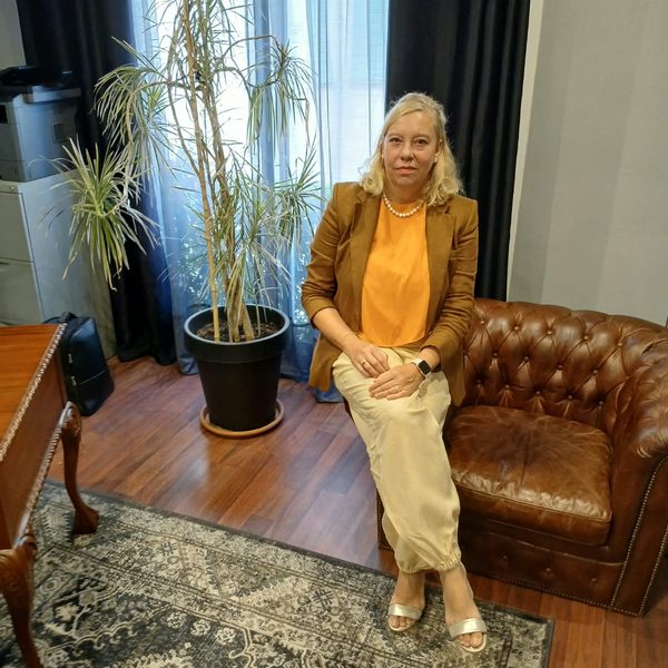 Al racó de lectura del despatx
